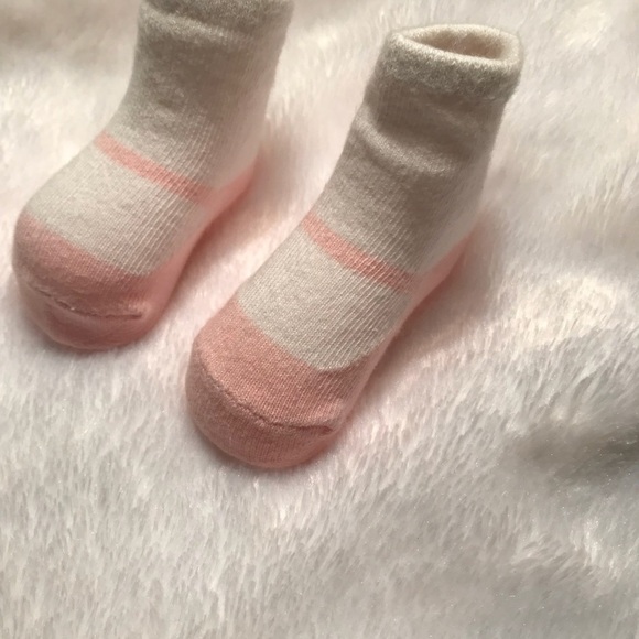 Newborn Baby Sock Booties - Picture 3 of 7